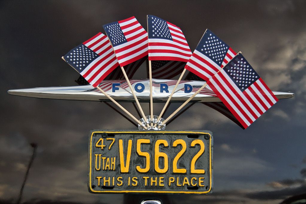 Will all Veterans please arise. The Ford Barn